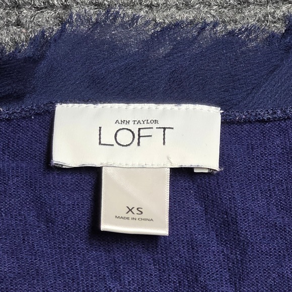 Ann Taylor LOFT V-Neck 3/4 Sleeve Sweater Women's Size XS Navy Blue Chiffon Trim - Picture 3 of 6